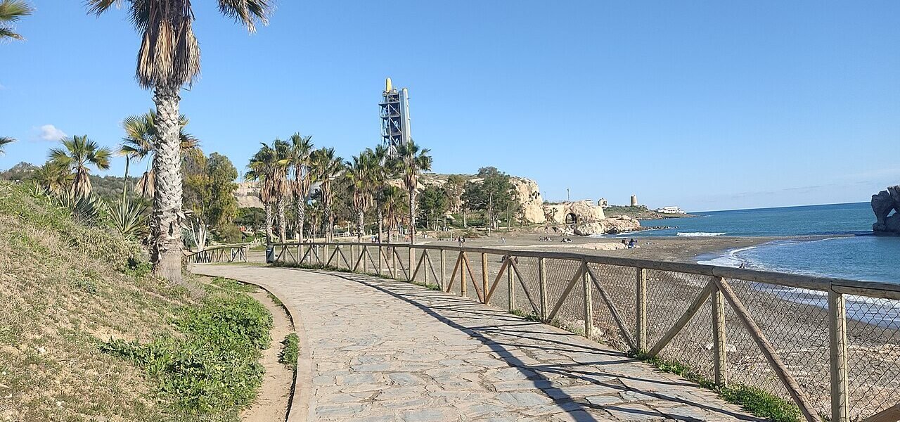 Playa del Peñón del Cuervo en Málaga