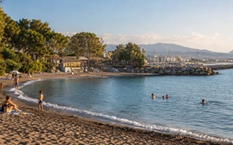 AI illustration inspired by the sheltered cove at Playa del Cristo in Estepona